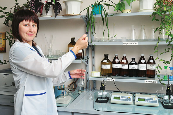 Сертифицированная лаборатория осуществляет постоянный контроль за качеством сырья и готовой продукции