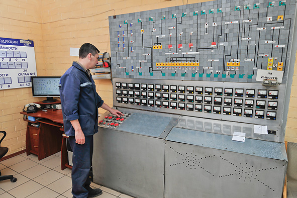 Основные производственные процессы на заводе полностью автоматизированы и механизированы